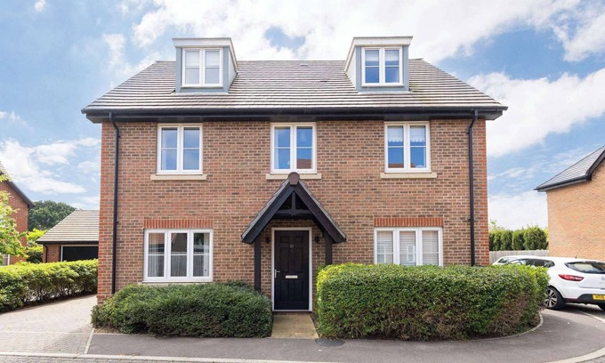 Birdham Casa | Modern Family Retreat Nr Beaches and Marina
