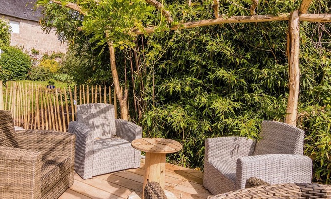 Saint-Bonnet-la-Riviere Casa | Casa de vacaciones moderna con piscina