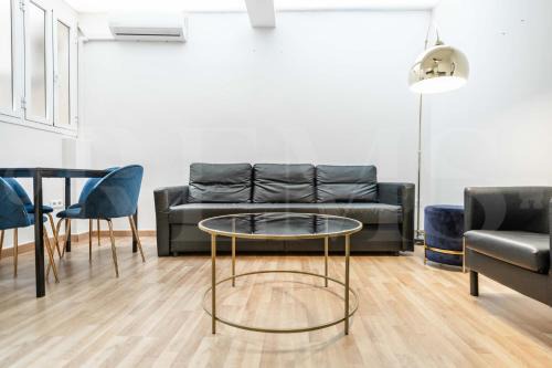 La Merced Apartamento | Modern gem in heart of Málaga, near sights REMS