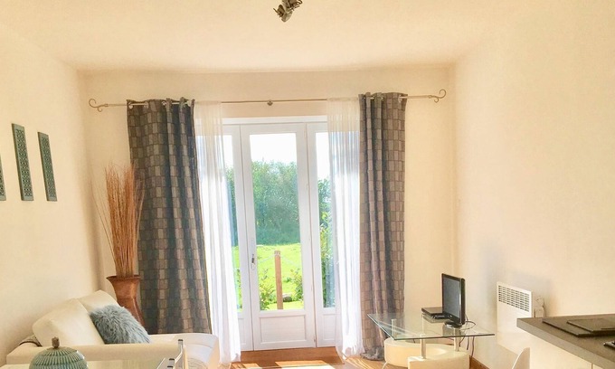 Vesdun Casa | Casa rural moderna situada en el campo francés