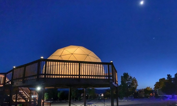 Canon City Alquiler De RV | Modern Glamping Dome | Mountain View Deck | Near Downtown Cañon City