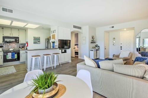 Palm Springs Apartamento | Modern Golf Course Retreat in Cathedral City!