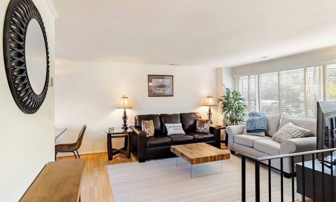 Annapolis Casa | Modern Hideaway Near Downtown Annapolis and close to the U.S. Naval Academy