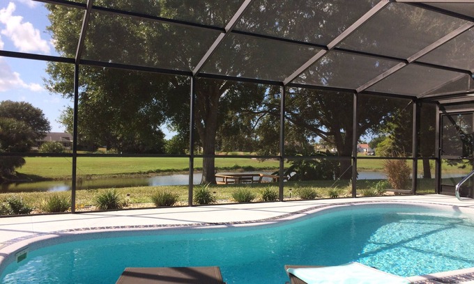 Pinehurst Casa | Villa moderna con vistas al lago y al campo de golf