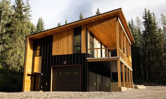 Smithers Casa | Modern Home on 5 Acres Near Town!