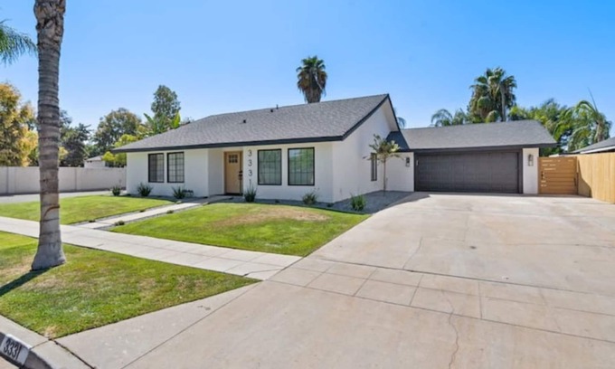 Clovis Casa | Modern Home W/Pool & Game Room and More!