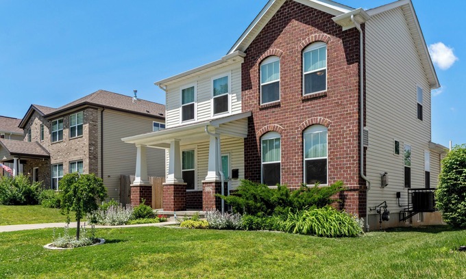 The Gate Casa | Modern Home with Garage Near SLU