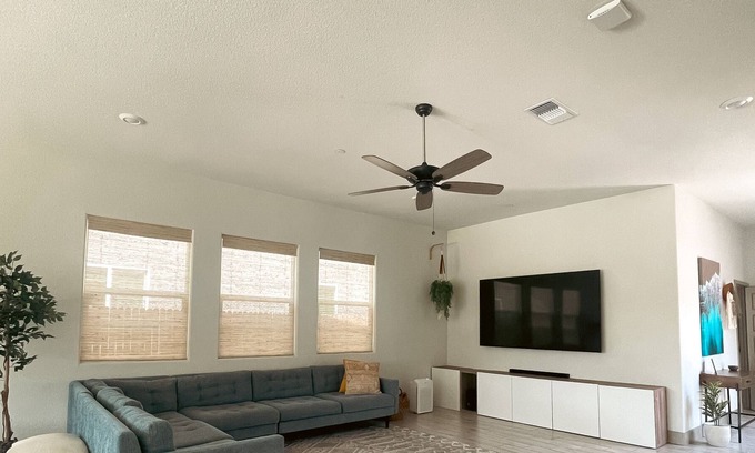 Merced Casa | Modern Home with office, small gym, Traeger grill and much more!