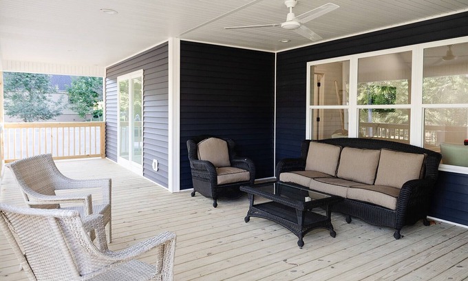 Murray Casa | Modern Kentucky Lakefront Home w/ Private Dock