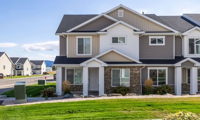 Garden City Casa | Modern Lake Retreat | Steps to Marina & Adventure