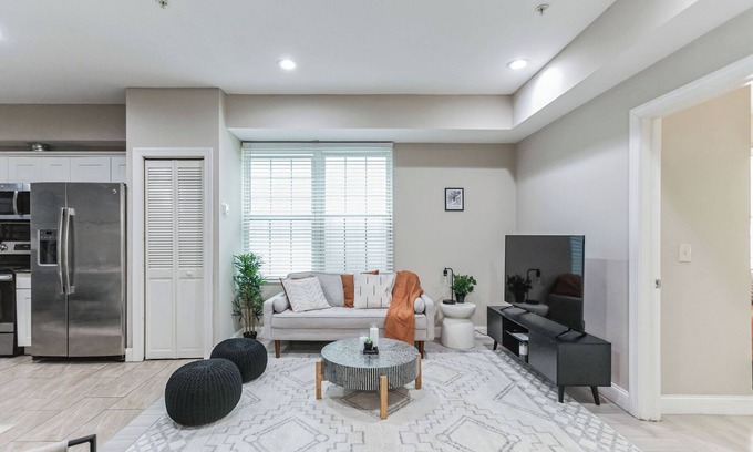 Chinatown Apartamento | Modern large 2-bedroom apartment in Central Philadelphia!!!