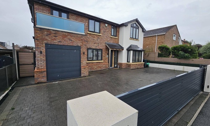 St George Casa | Modern, large open plan 4 bed property in Abergele