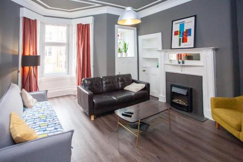 North West Apartamento | Modern, Light-filled and Sleek West End Apartment