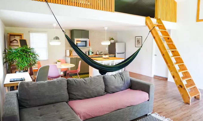 Seybold Casa | Modern Loft, perfect romantic getaway