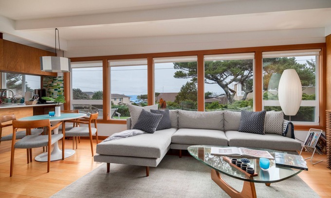 Arch Cape Casa | Modern Love by AvantStay | Serene Home in Arch Cape w/ Large Yard!