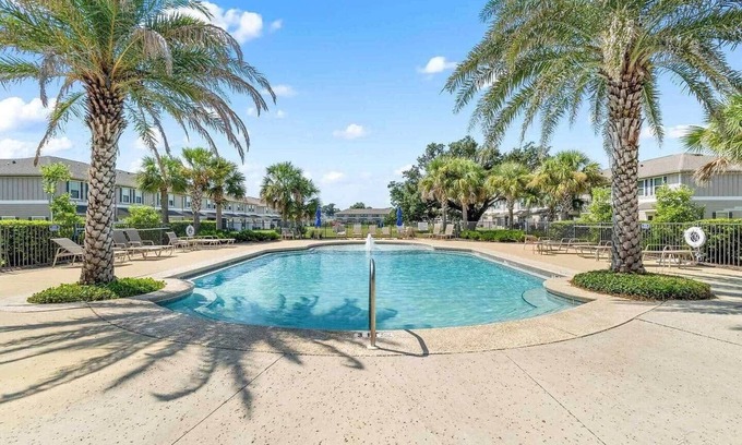 South Pensacola Casa | Moderna casa adosada de lujo con ambiente de resort
