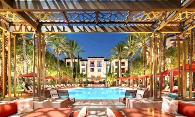 Irvine Casa | Modern, Luxury, 2 Bedroom (3 Bath) Townhome