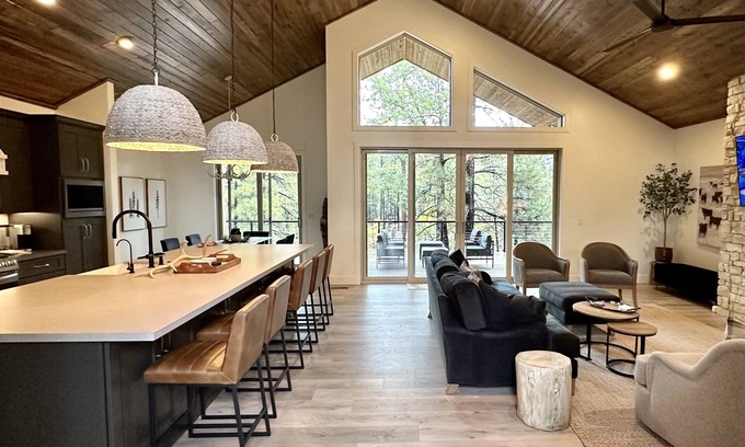 Torreon Cabina | Modern Luxury Cabin in the Pines