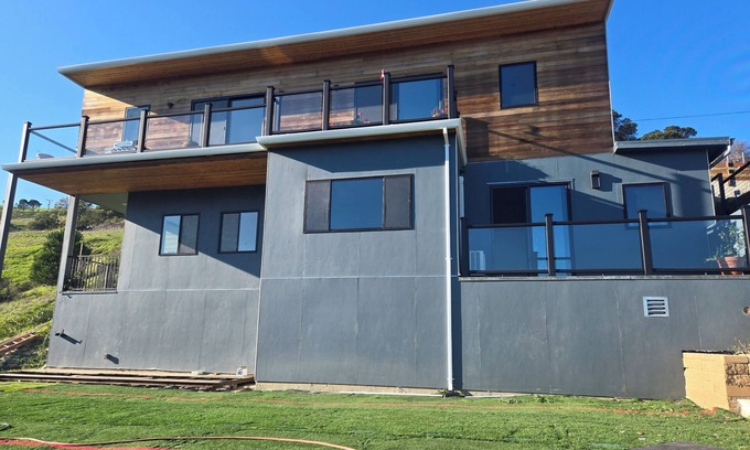 San Anselmo Casa | Modern Marin County Hill Retreat 5BR, 4.5BA Sleeps 10 Mt. Tam Views Near SF