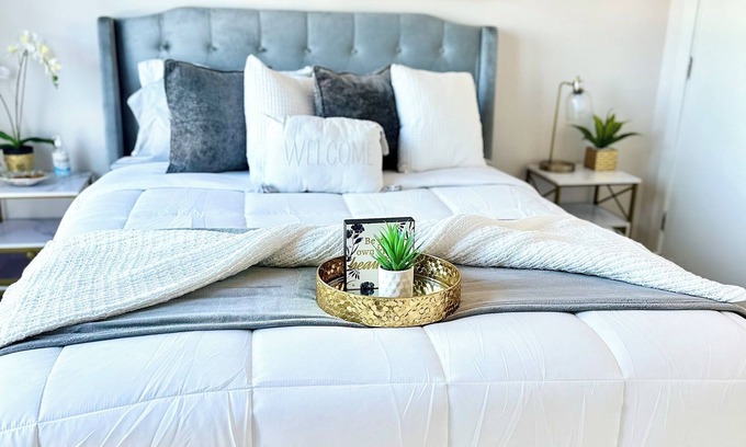 Westside Condominio | Modern Midtown Getaway Near Stadium & Dining