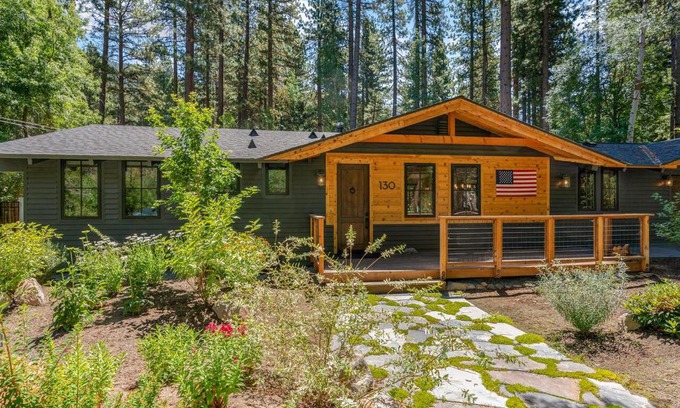 Incline Village Casa | Modern Millcreek Home