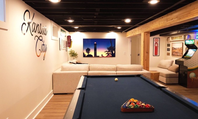 Mission Casa | Modern Mission Escape Home - Family Friendly - Close to All Attractions