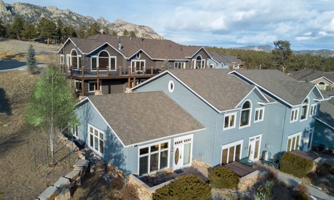 Stanley Hills Condominio | Modern Mountain Living!