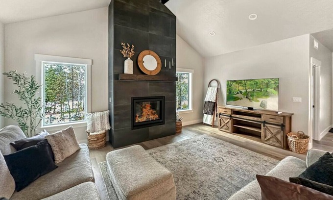 Donnelly Apartamento | Norwood Modern Mountain