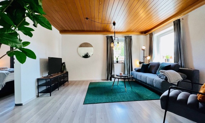 Staffelstein Apartamento | Modern, near thermal spring, office, kitchen, parking spot