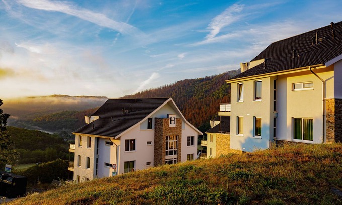 Heimbach Apartamento | Moderno ático con vistas al valle de Rur