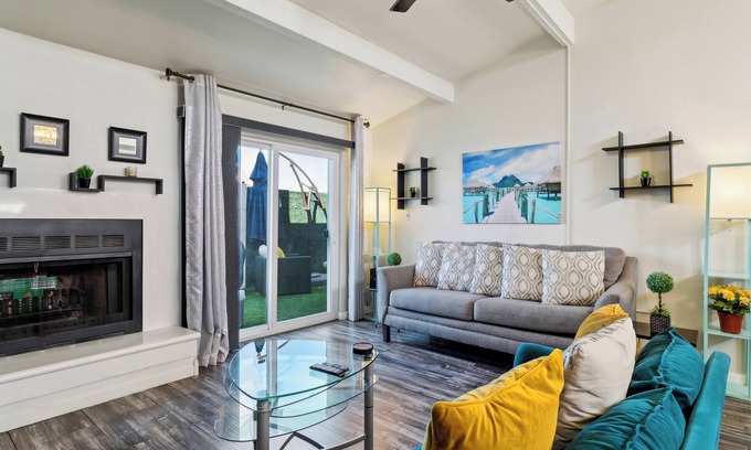 Paradise Valley Village Casa | Modern Phoenix Home for a Private Getaway