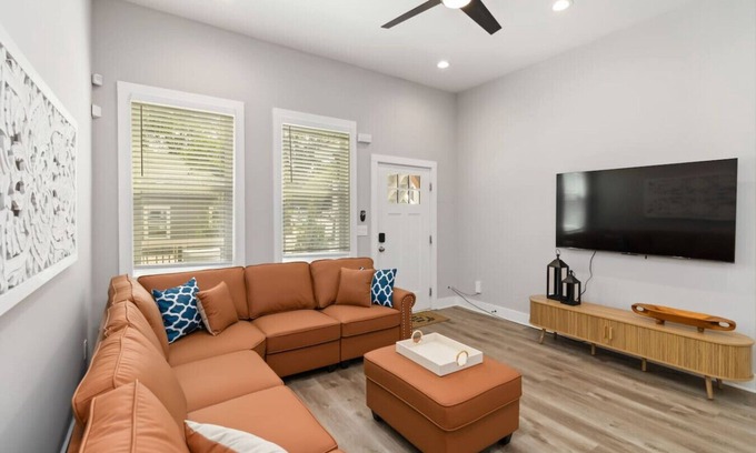 Midtown Apartamento | Modern Piedmont Park Retreat
