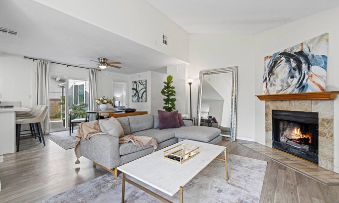 Lancaster Casa | Modern Private 3BR/2BA Home & Spacious Yard