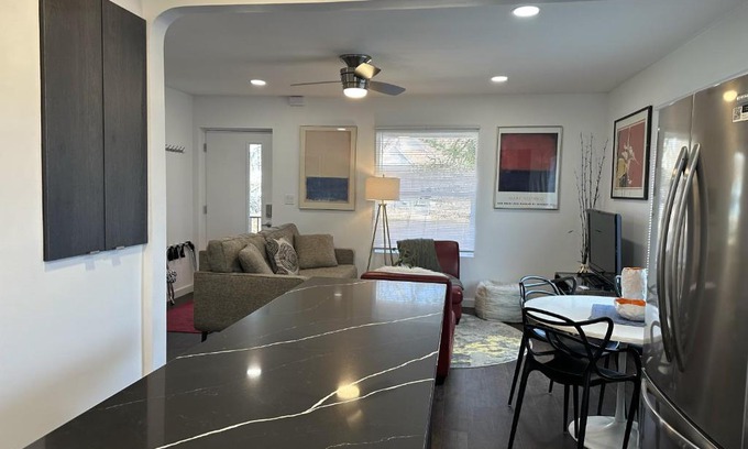 Des Moines Casa | Modern Ranch near Knapp Center, Downtown
