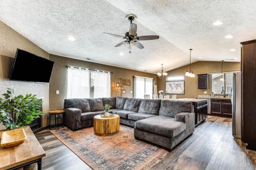 Rapid City Casa | Modern Rapid City Duplex with Yard 5 Mi to Downtown