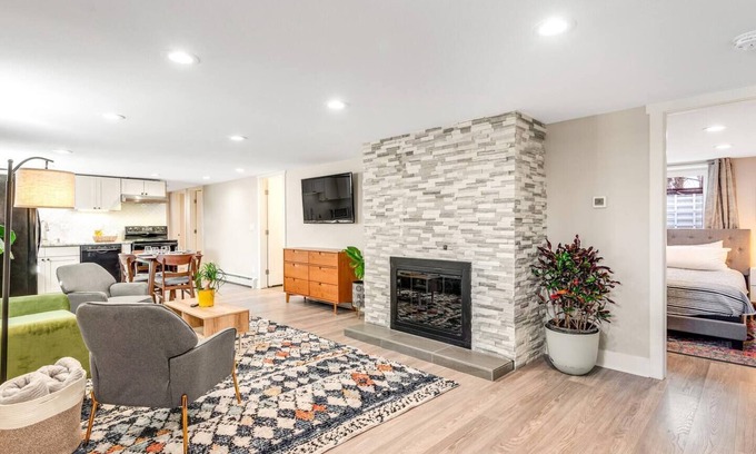 Sloan Lake Casa | Modern | Regis | Sloans Lake | Work-Friendly