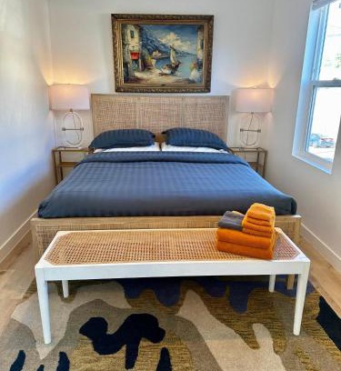 Angelino Heights Villa | Modern, Remodeled Echo Park House-Walk to Sunset Blvd, Dodgers Stadium, Shops, Bars, Restaurants, Lake, Concerts