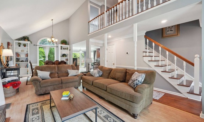 Roswell Apartamento | Modern Spacious Luxury Retreat in ATL With Pool