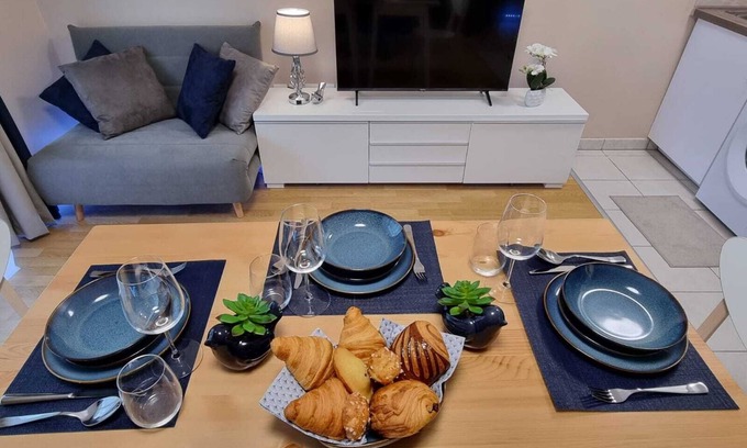 Gennevilliers Apartamento | Modern Studio with Balcony, Ideal for Pros and Tourists, Near Paris (32m²)