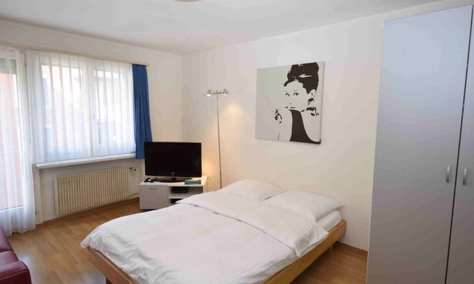 District 6 Apartamento | Modern studio near main station (Crown 16)