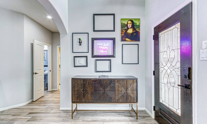 Katy Casa | Modern Stylish home in Katy 4 bed 2.5 bath BOOK NOW !