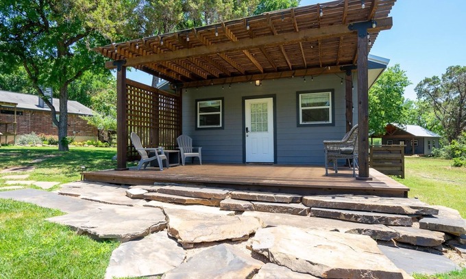 Canyon Lake Casa | Colina moderna, pequeña casa de campo con loft cerca del río Guadalupe y el lago Canyon.