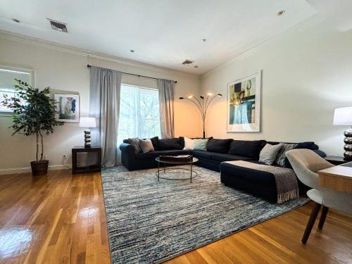 Brookline Casa | Modern Townhome,boston Vacation,2 Bath,pkg,deck