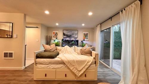 SeaTac Apartamento | Modern Townhome Near Seatac International Airport