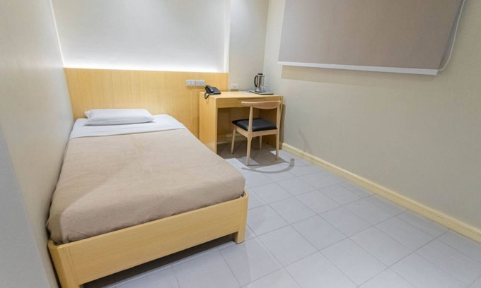 Downtown Tacloban Apartamento | Modern Tranquility: Etsu Studio Haven in Tacloban