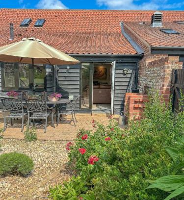 Happisburgh Casa | Modern two bed barn in Happisburgh - dog friendly - close to beach