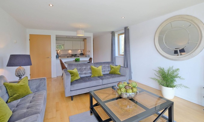 Dyce Apartamento | Modern two bedroom Aberdeen apartment with river views