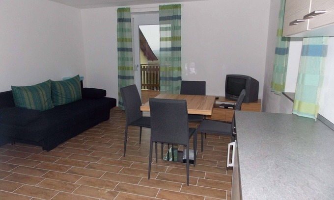 Rottingen Apartamento | Modern vacation apartment with kitchen
