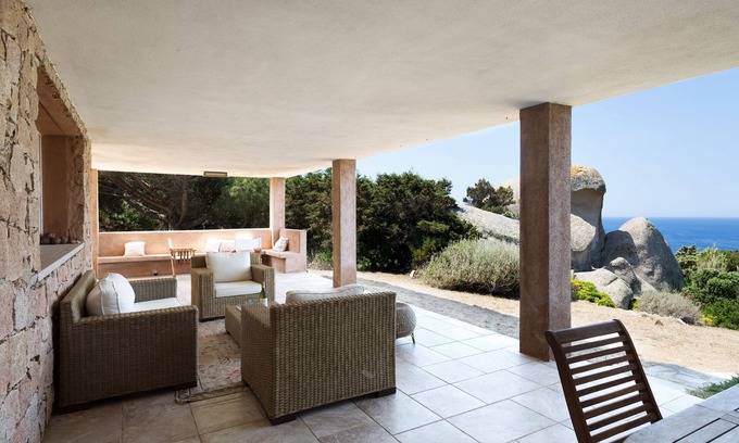 Santa Reparata Villa | Villa moderna "I Graniti" cerca de la playa con vistas al mar, patio, aire acondicionado y Wi-Fi