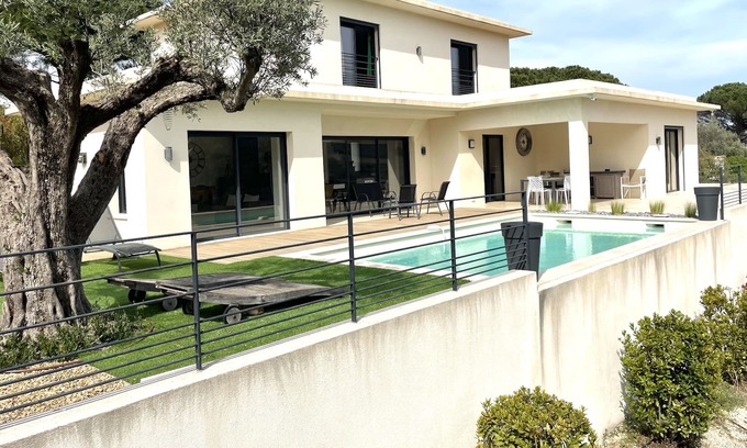 Les Brugassieres Casa | Modern Villa With Pool